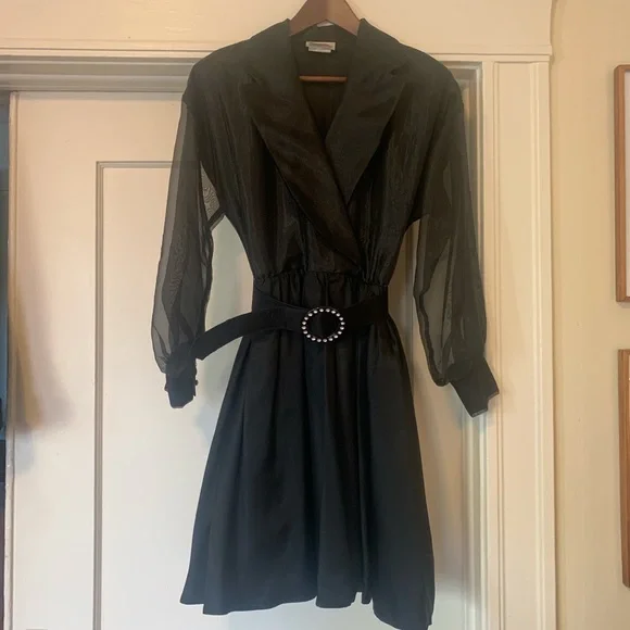 Vintage 80s/90s black puffy sleeve princess dress - Picture 2 of 5